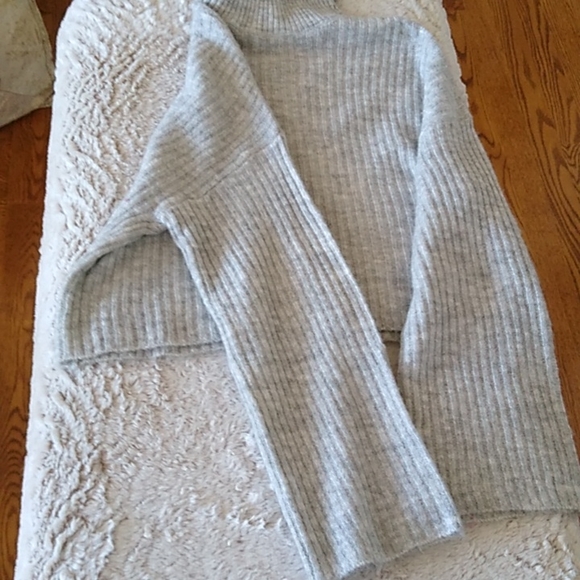 Divided Turtleneck Sweater - Picture 7 of 11